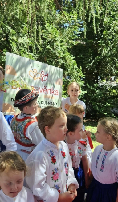 Dětský národopisný soubor Dúbravěnka
