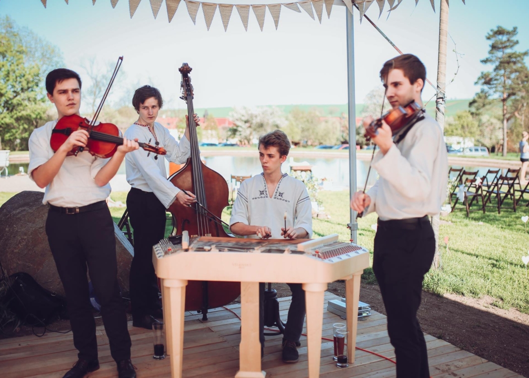 Cimbálová muzika Pazúr