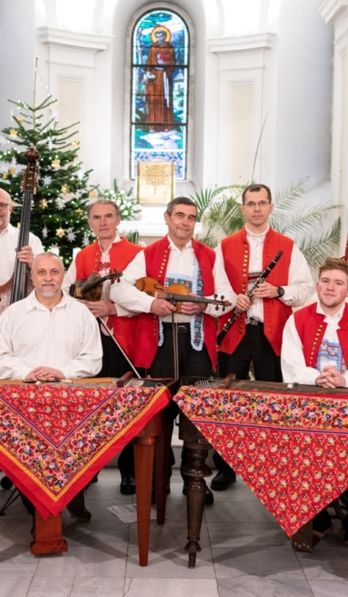 Cimbálová muzika Líšňáci