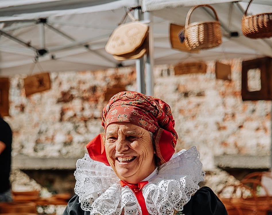 Ukázka řemesel: Milena Malinová – paličkování