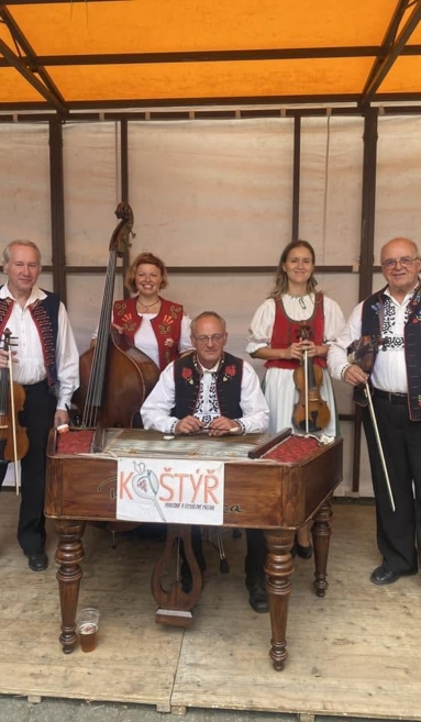 Cimbálová muzika Koštýř